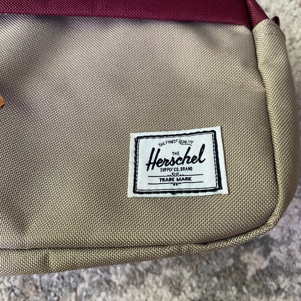 Herschel Chapter Travel Kit - Picture 4 of 9